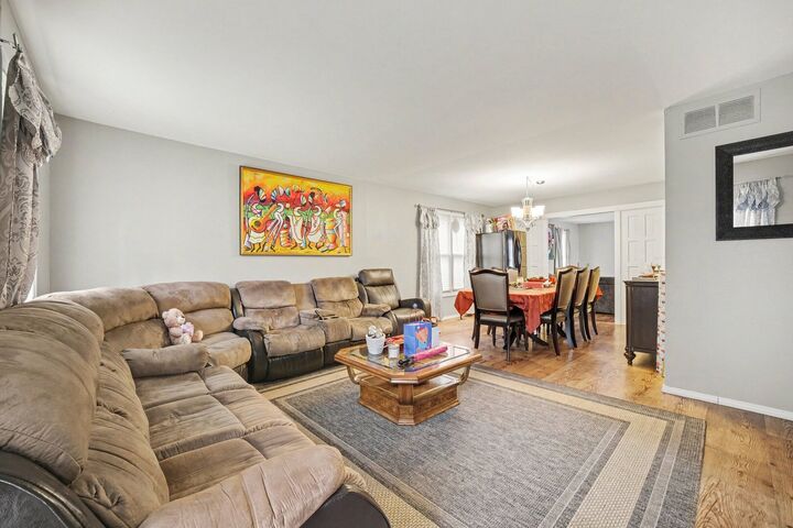 Property Photo:  532 Carlyle Lane  IL 60440 