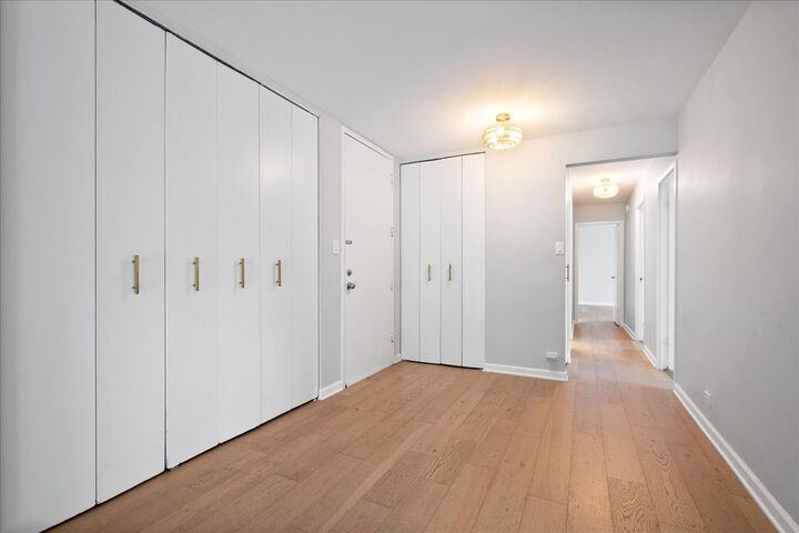 Property Photo:  7061 N Kedzie Avenue 115  IL 60645 