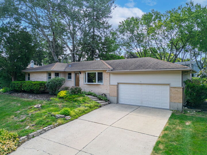 Property Photo: 508 Oak Drive IL 60118