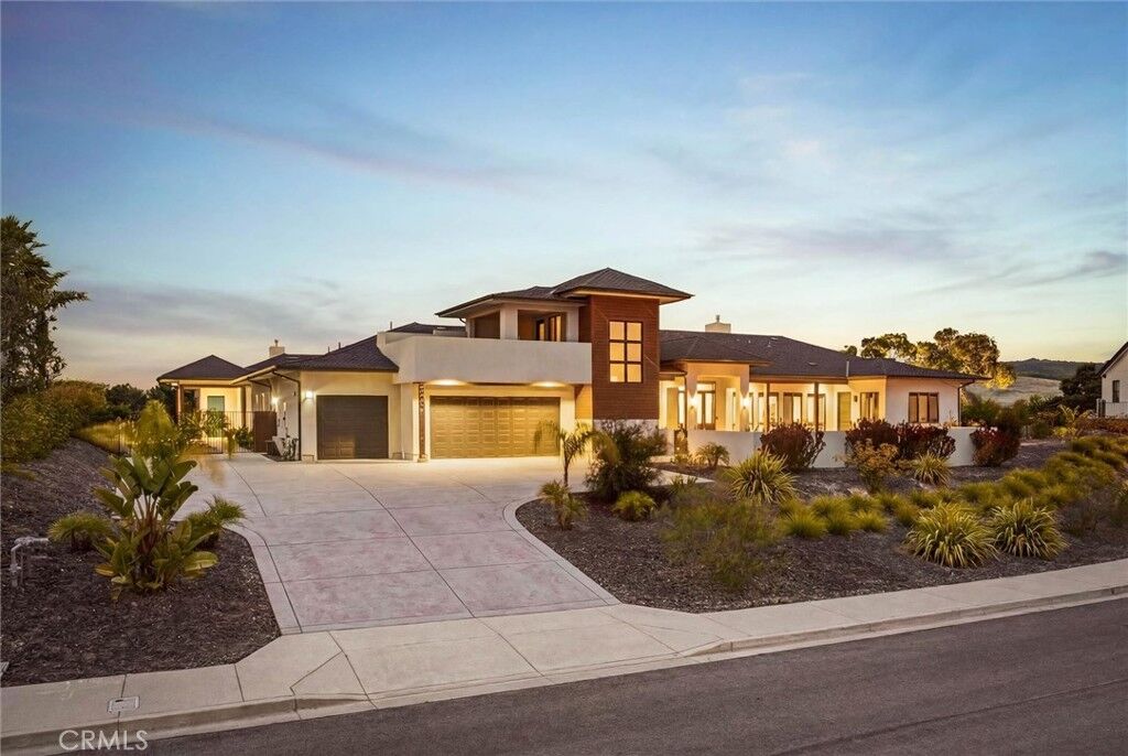 Property Photo:  849 Castillo Del Mar  CA 93420 