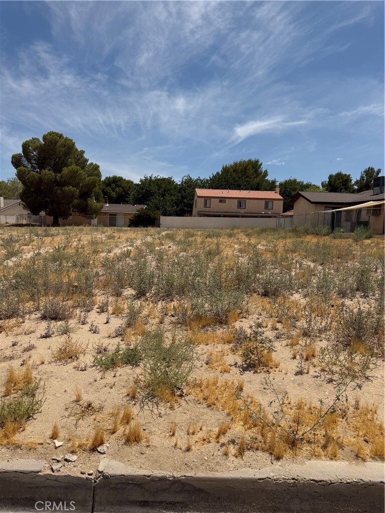 Property Photo: 14791 Crofton Lane CA 92342