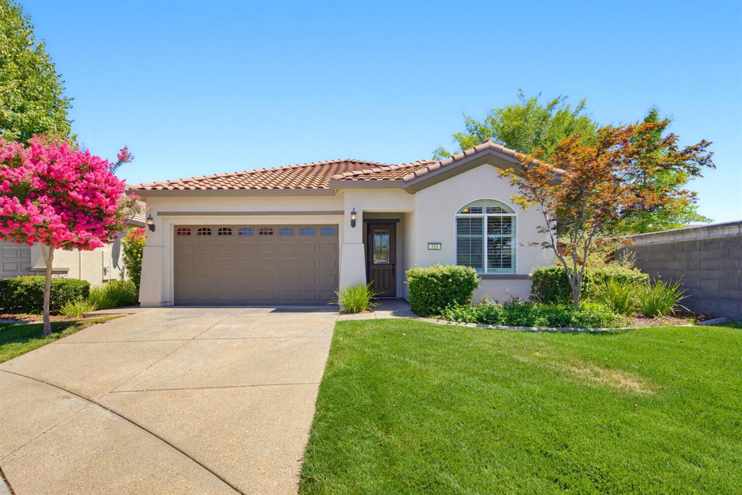 Property Photo: 333 Lixton Court CA 95747