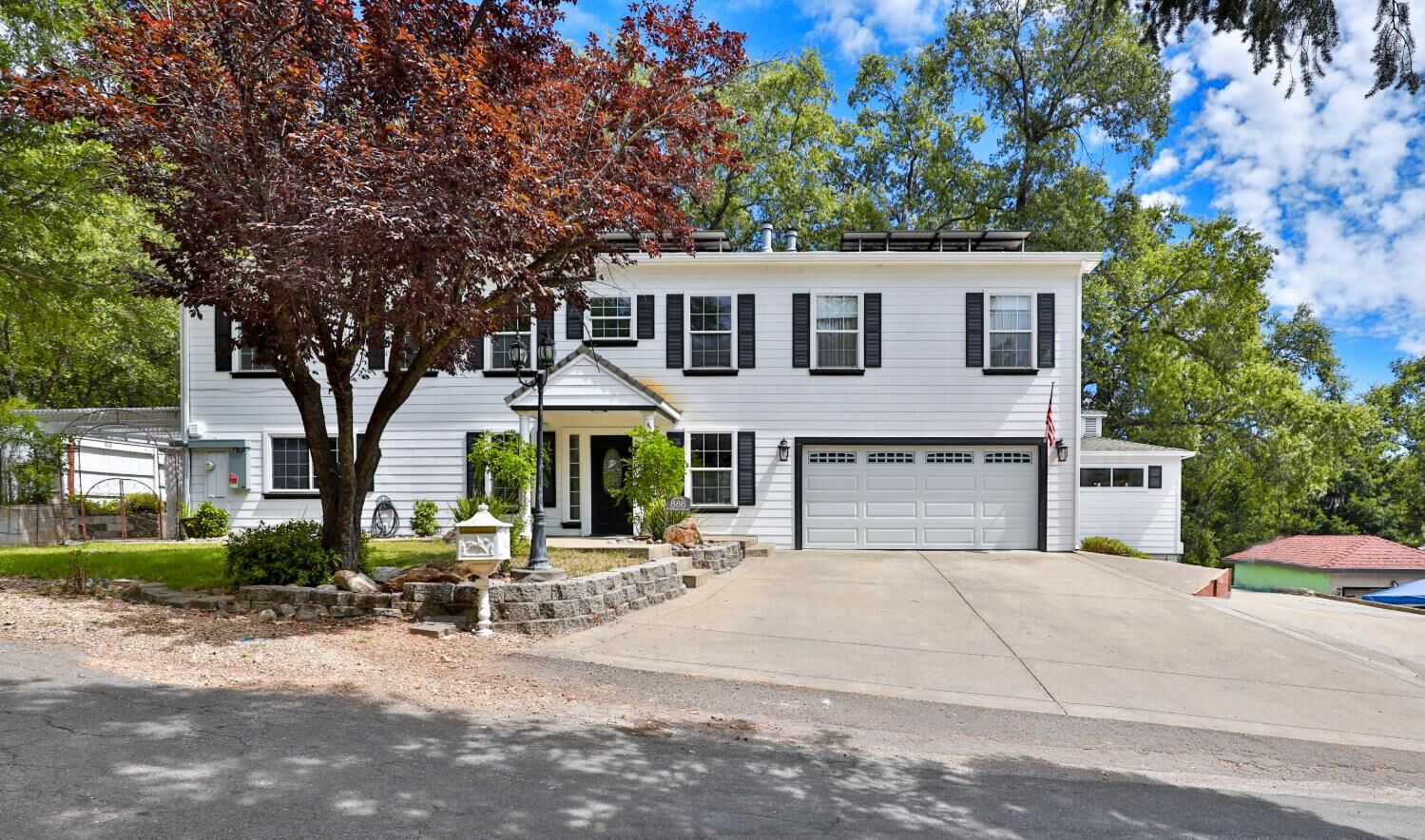 Property Photo: 886 Cottage CA 95667
