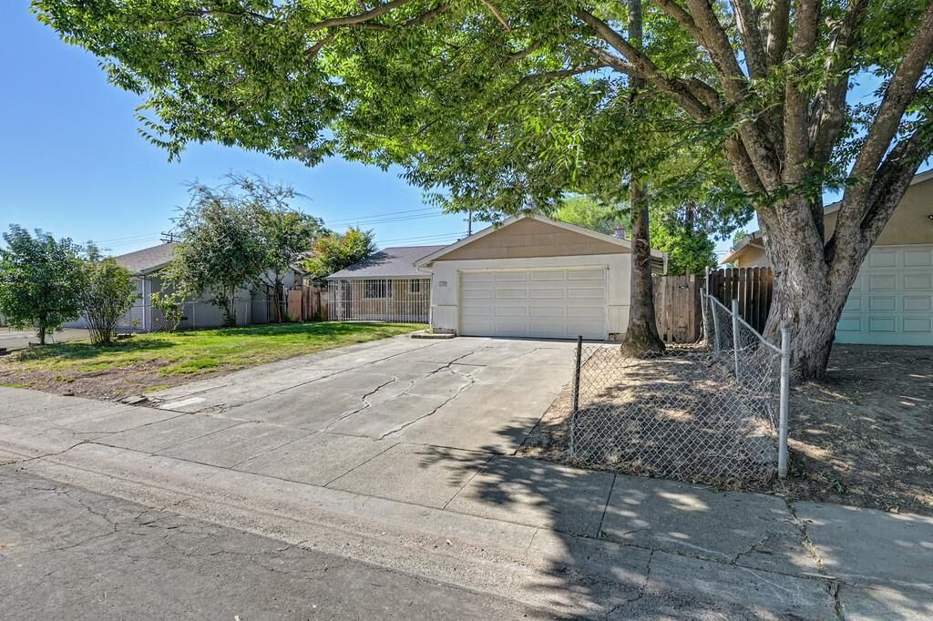 Property Photo:  2130 63rd Avenue  CA 95822 