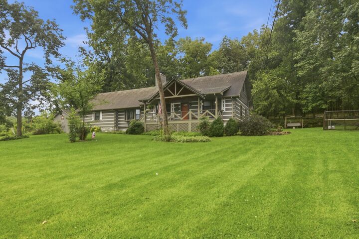 Property Photo:  2708 York Rd  TN 37135 