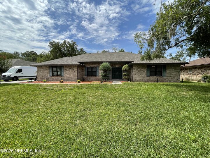 Property Photo: 14264 Hawksmore Lane FL 32223