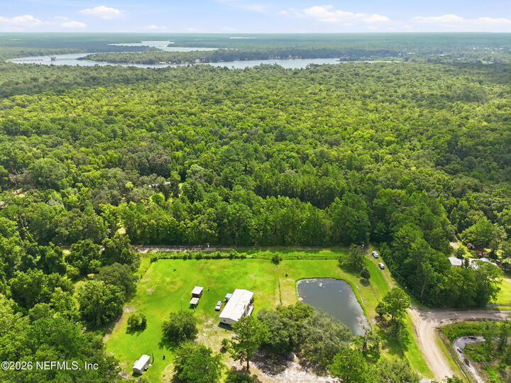 Property Photo: 143 Pine Tree Road FL 32177