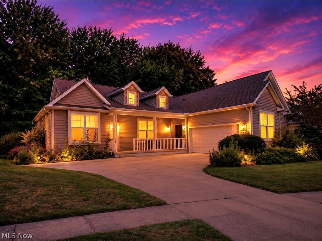 Property Photo:  1901 Pembrooke Lane  OH 44011 