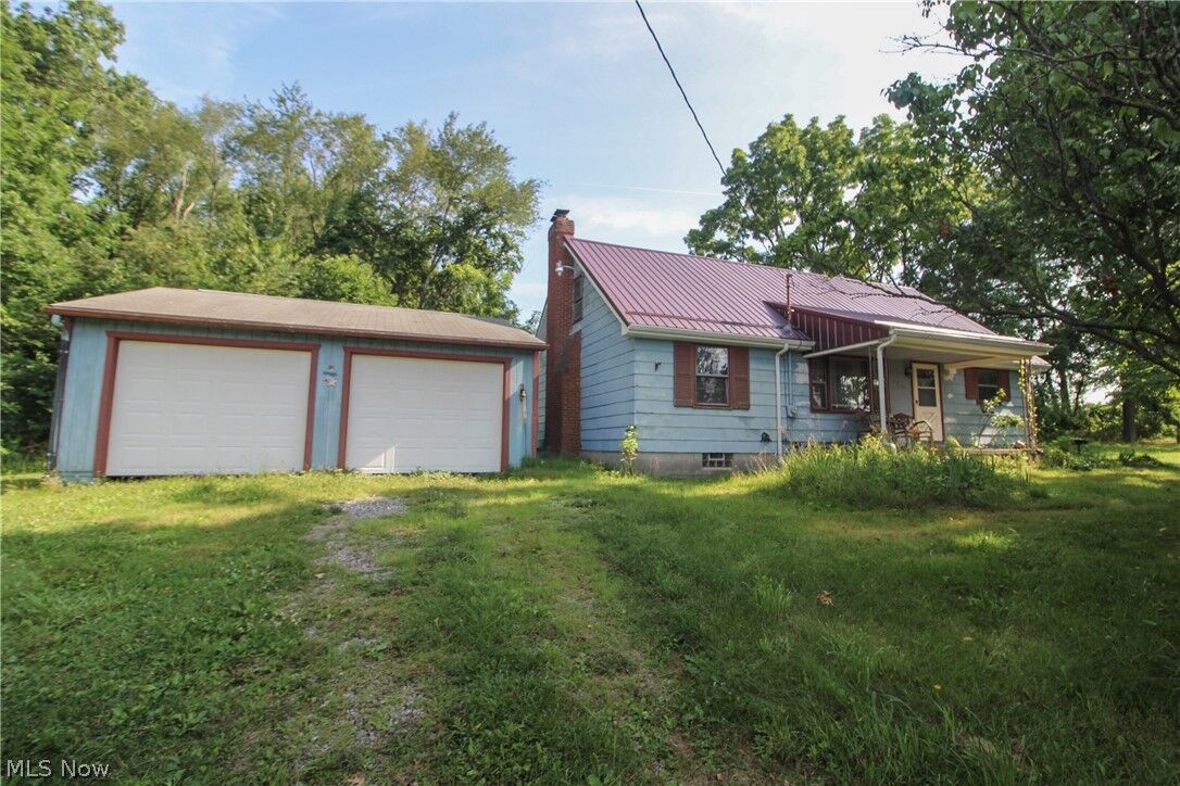 Property Photo:  5724 Arrel Road  OH 44436 