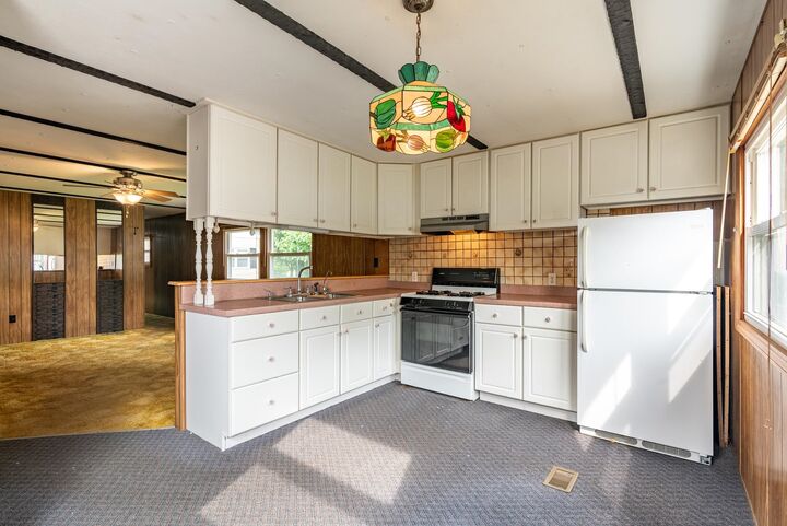 Property Photo:  8 South Dewberry Lane  NH 03867 