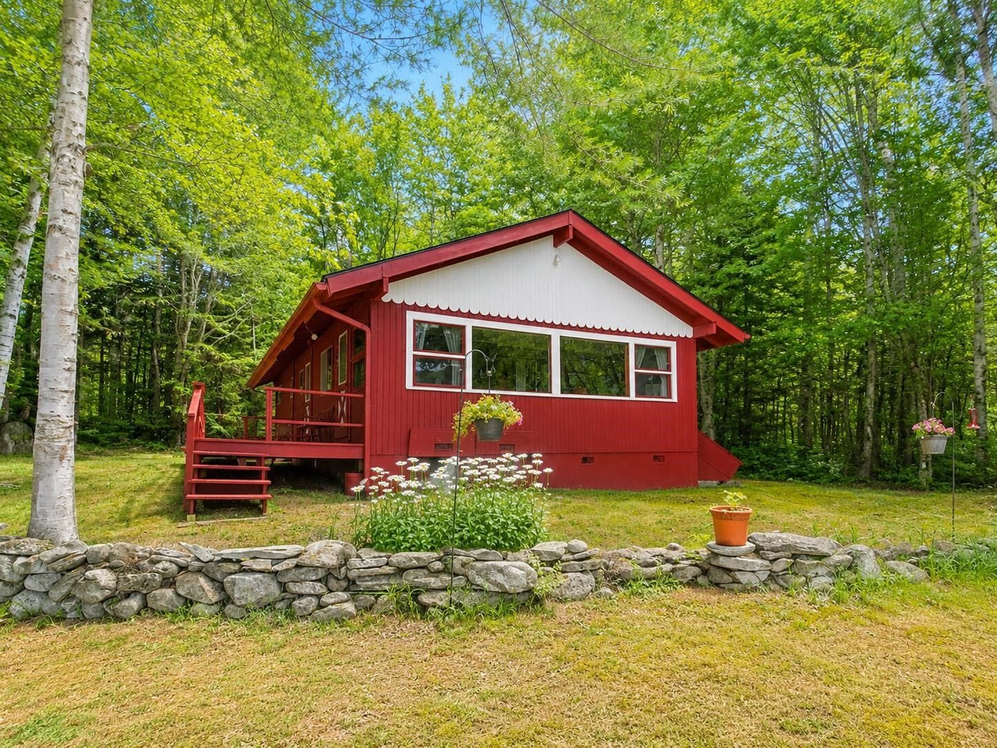 Property Photo:  19 Nutmeg Lane  NH 03605 