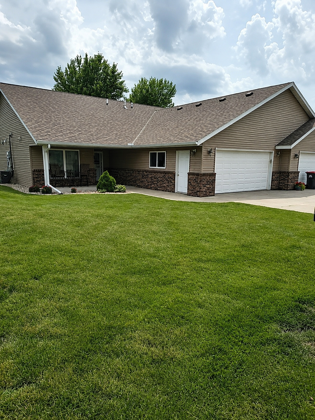Property Photo:  308 Aspenwood Drive  MN 56283 
