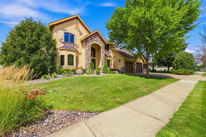 Property Photo: 1008 Newhall Drive MN 55021