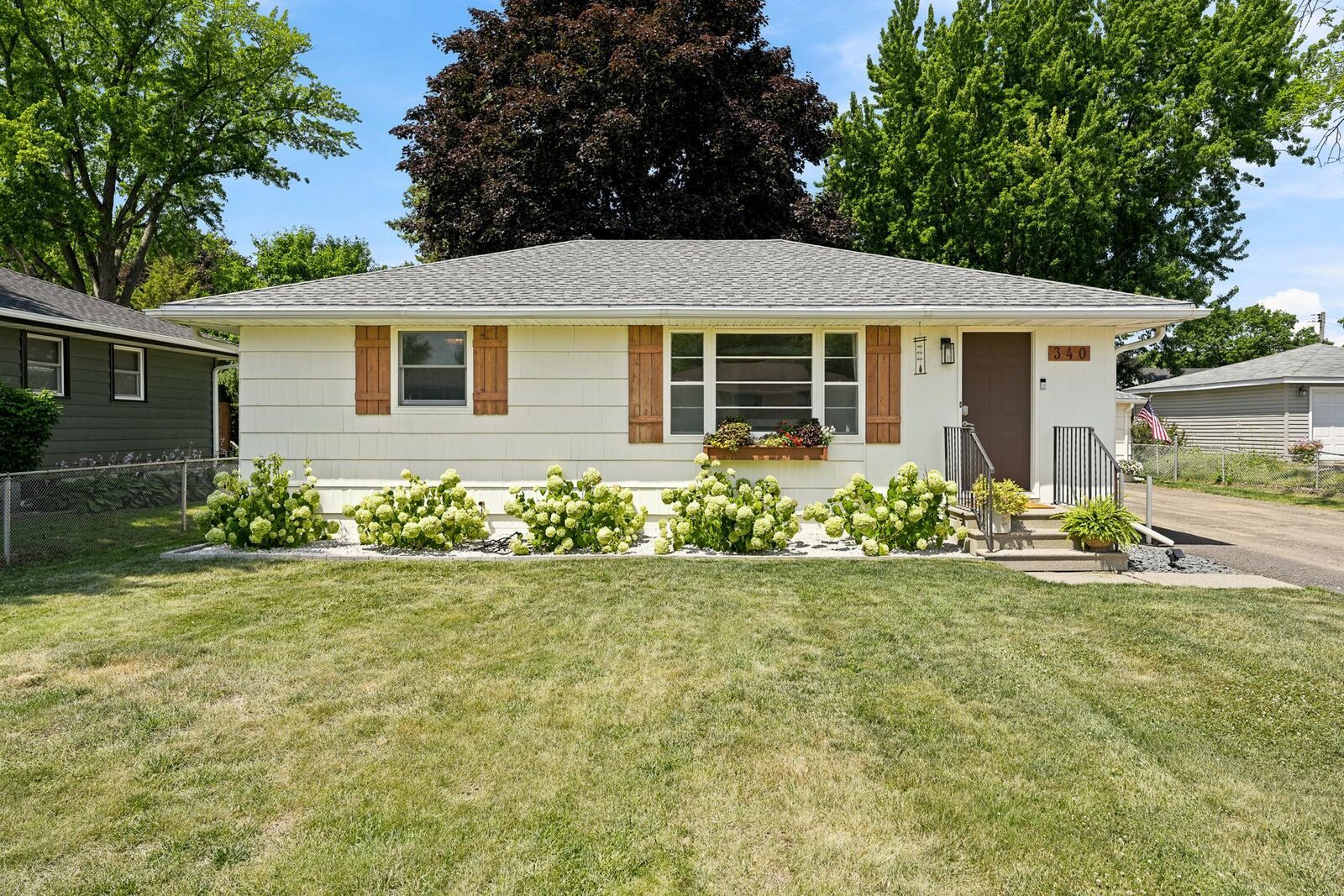 Property Photo:  340 Greenway Avenue N  MN 55128 