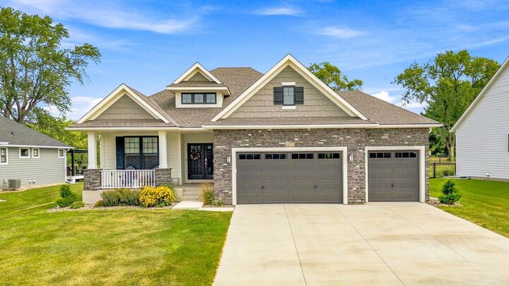 Property Photo:  1471 Palmer Drive N  MN 55042 