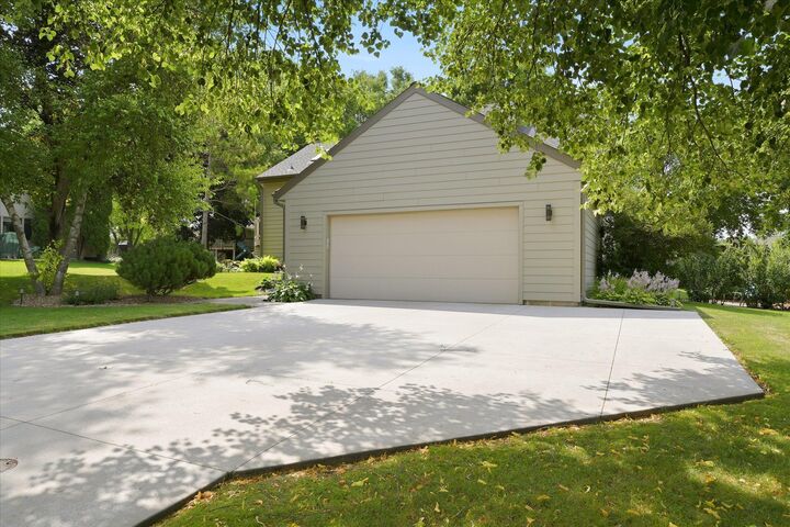 Property Photo:  15809 Nursery Drive  MN 55345 