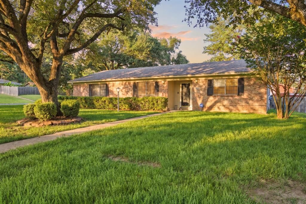 Property Photo: 9401 Garfield Drive LA 71118