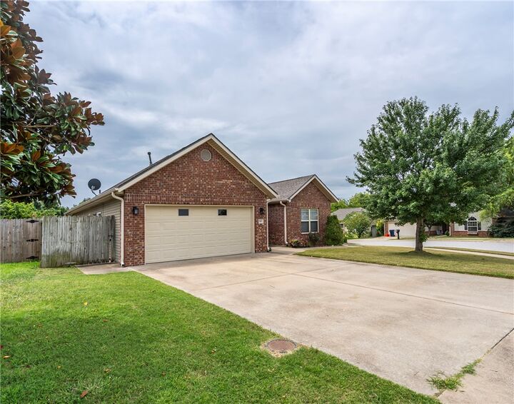 Property Photo:  804 Gail Drive  AR 72761 
