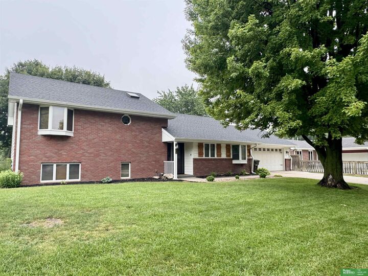 Property Photo: 20 Eastridge Drive NE 68467