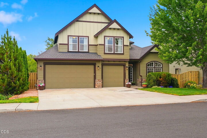 Property Photo:  2765 SW 49th Street  OR 97756 