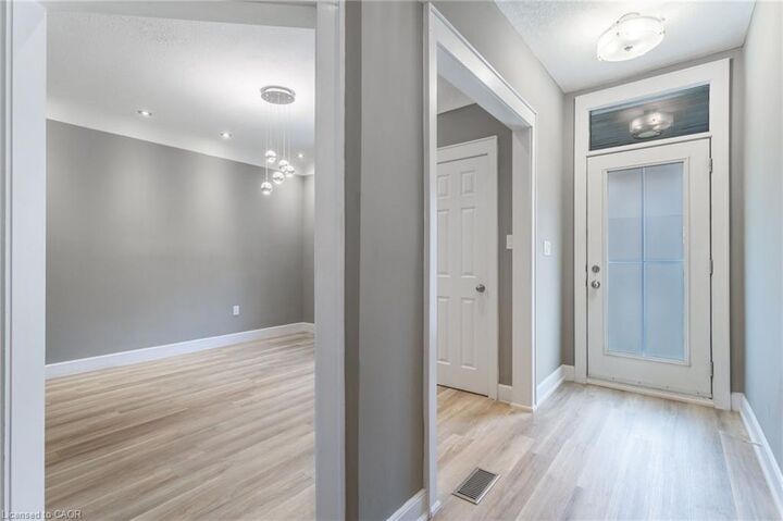 Property Photo:  86 Smith Avenue  ON L8L 5P1 