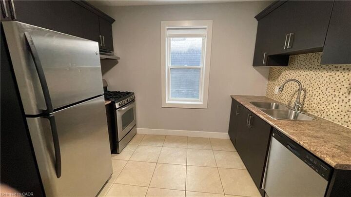 Property Photo:  1544 King Street E 202  ON L8K 1S9 