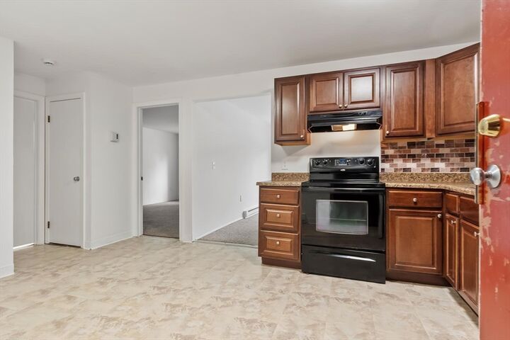 Property Photo: 56 Edgeworth #3 MA 01605