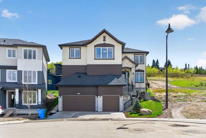 Property Photo:  148 Crestridge Terrace SW  AB T3B 6K5 