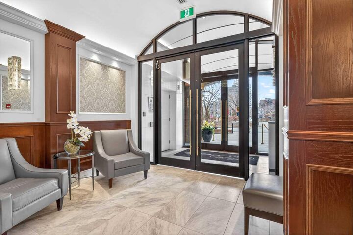 Property Photo: 720 13 Avenue SW 2030 AB T2R 1M5