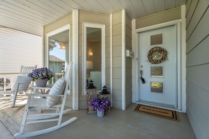 Property Photo:  36 Sunvista Place SE  AB T2X 2T4 