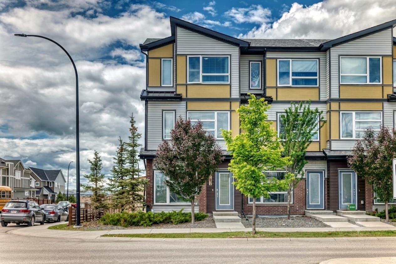Property Photo: 107 Lucas Boulevard NW AB T3P 1H8
