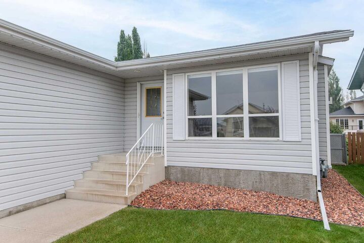 Property Photo: 19 Logan Close AB T4R 2N9