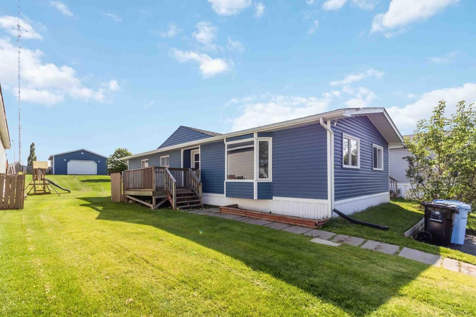 Property Photo:  180 Greenbriar Bay  AB T9H 3Y4 