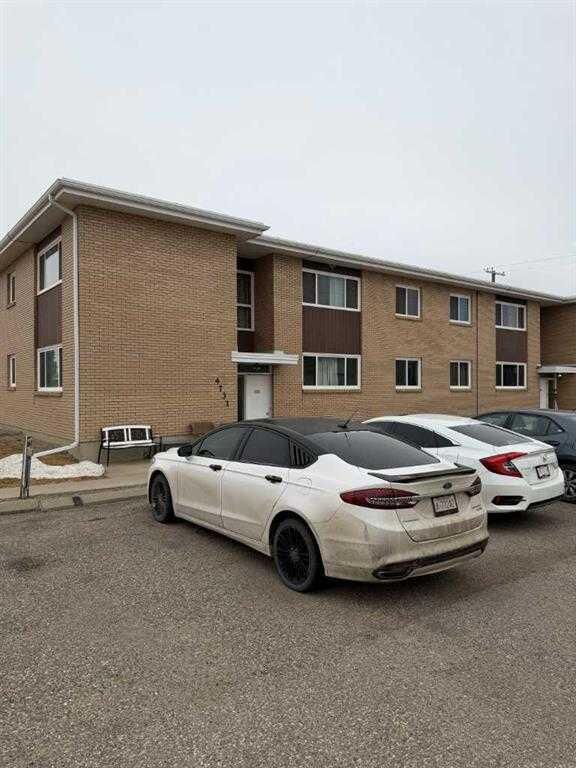 Property Photo:  4731 50 Avenue 12  AB T1G 1H1 