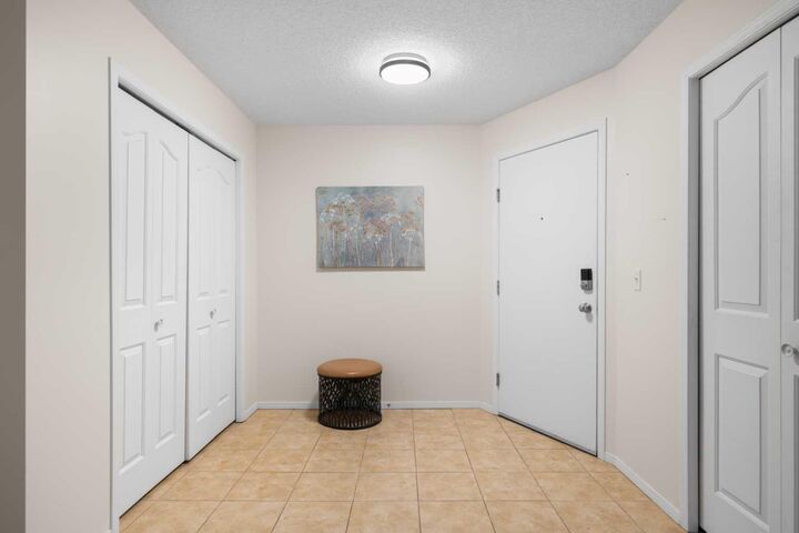 Property Photo: 2518 Fish Creek Boulevard SW 2110 AB T2Y 4T6