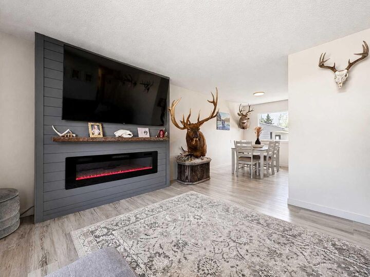 Property Photo:  10237 97 Ave  AB T0E 0Y0 