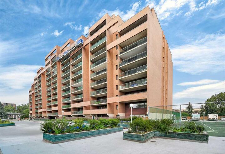 Property Photo:  5204 Dalton Drive NW 803  AB T3A 3H1 