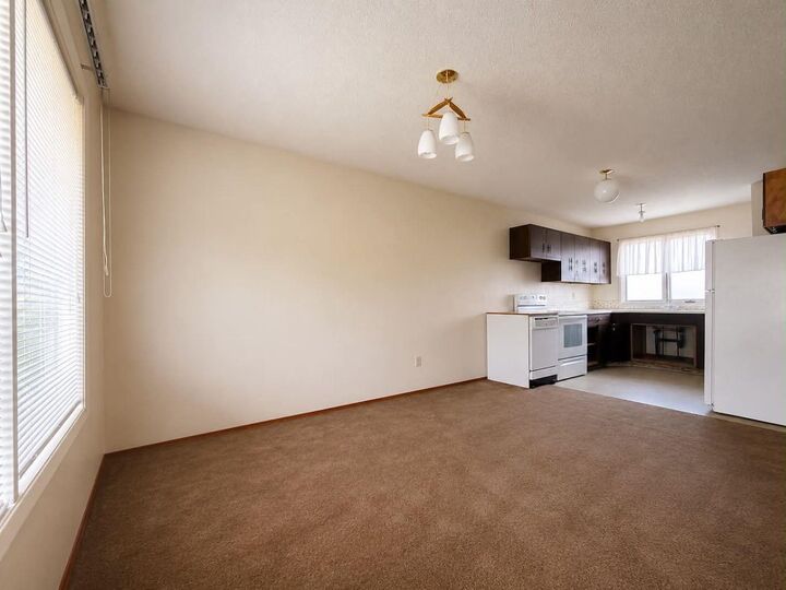 Property Photo: 10813 98th Avenue AB T0E 0Y0