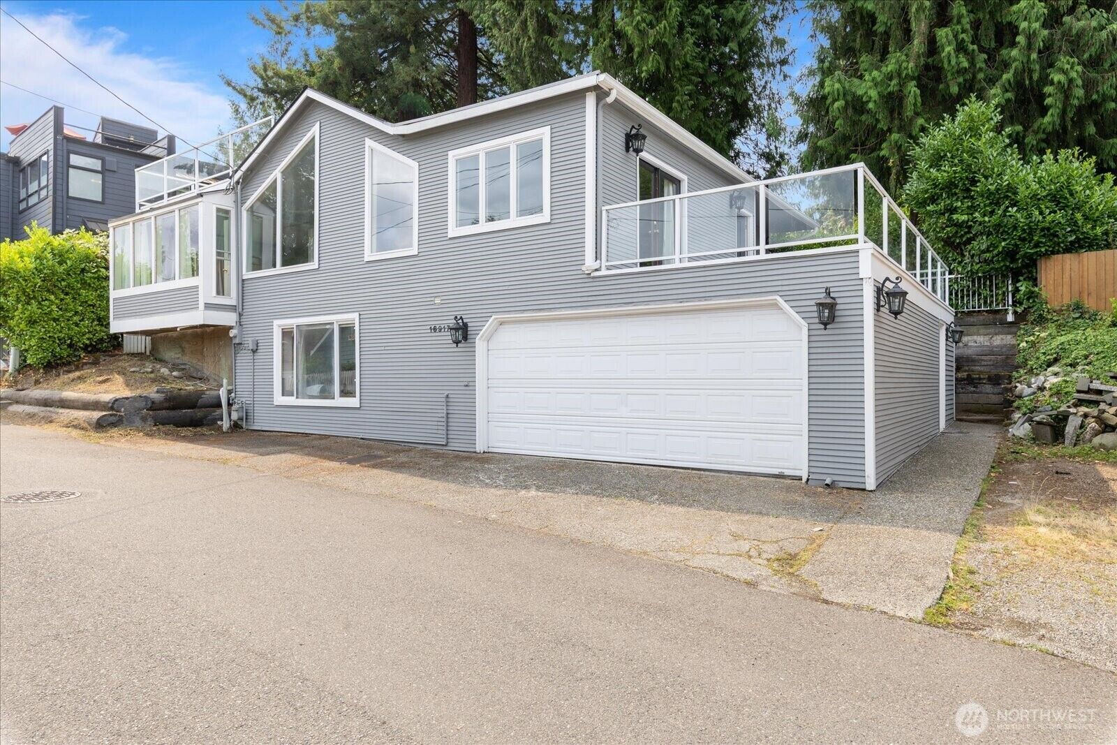 Property Photo: 16917 SE 38th Place WA 98008