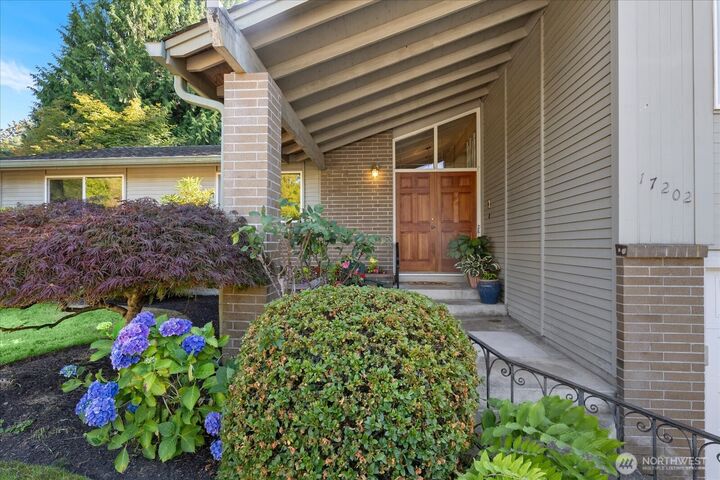 Property Photo: 17202 Sealawn Place WA 98026