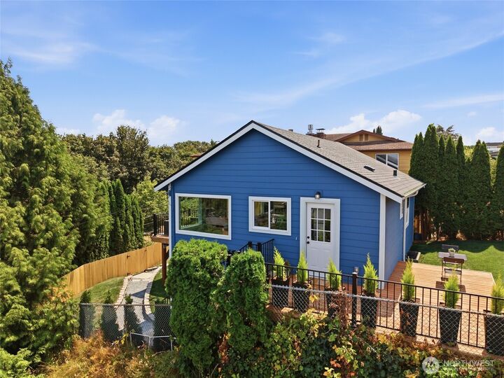 Property Photo:  2517  23rd Avenue  WA 98144 