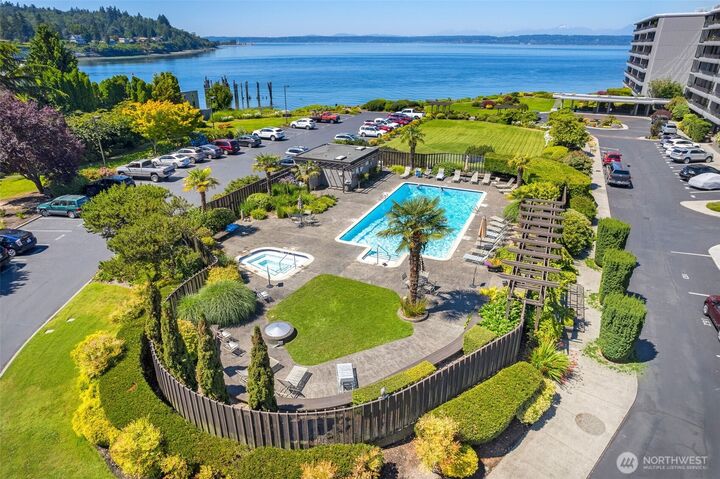 Property Photo:  6533  Seaview Avenue NW 101A  WA 98117 