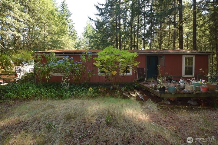 Property Photo: 3312 SE Badger Lane WA 98367