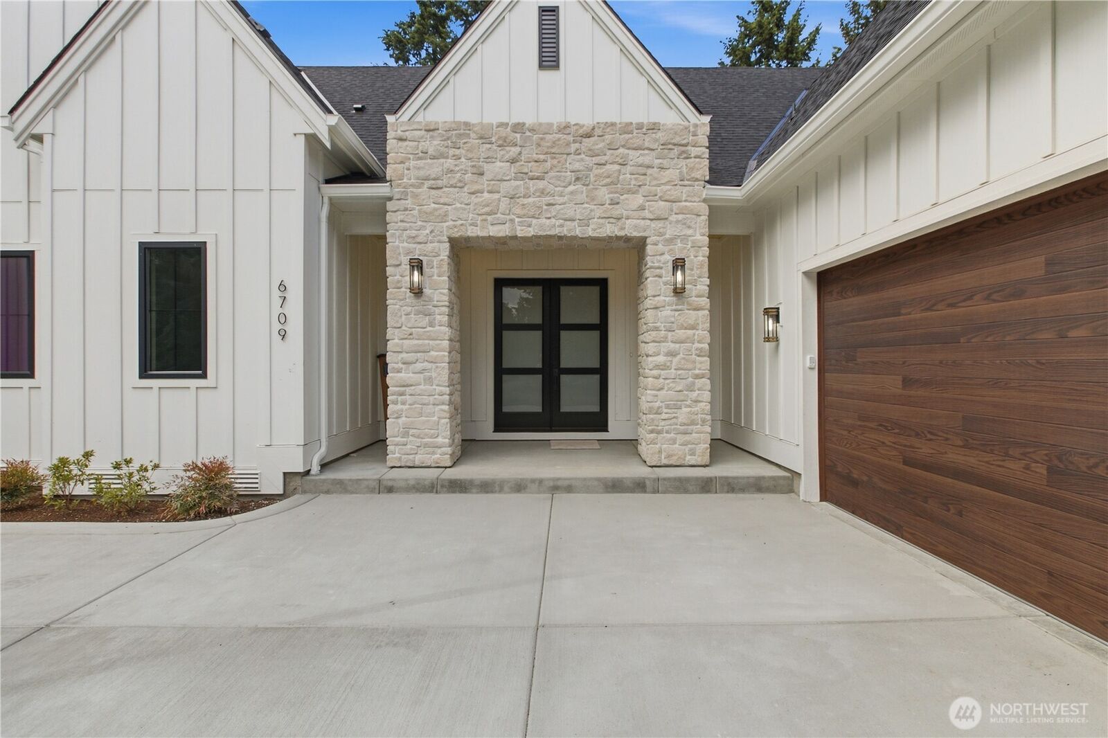 Property Photo:  6709  254th Street E  WA 98338 