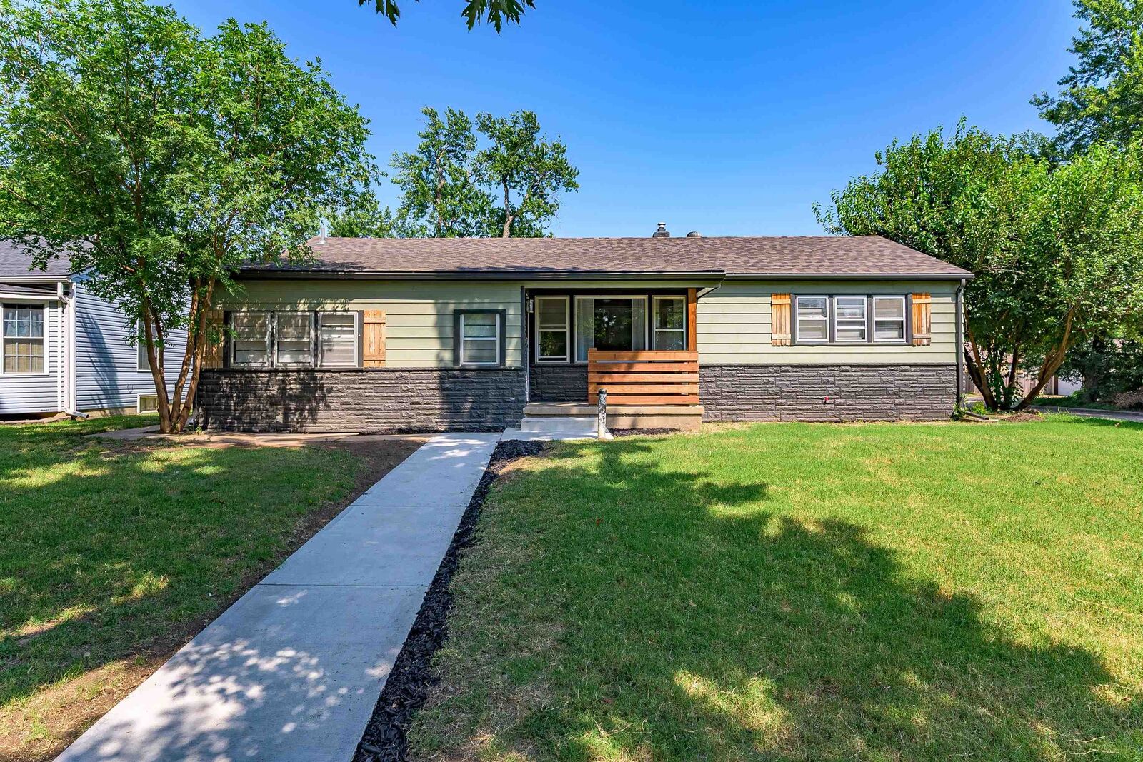 Property Photo:  1858 S Volutsia Ave  KS 67211-4733 