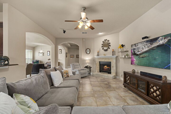 Property Photo: 10612 Foxen Way TX 78023