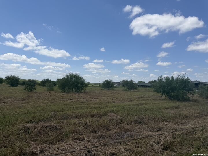 Property Photo: 2118 Cr 421 TX 78160