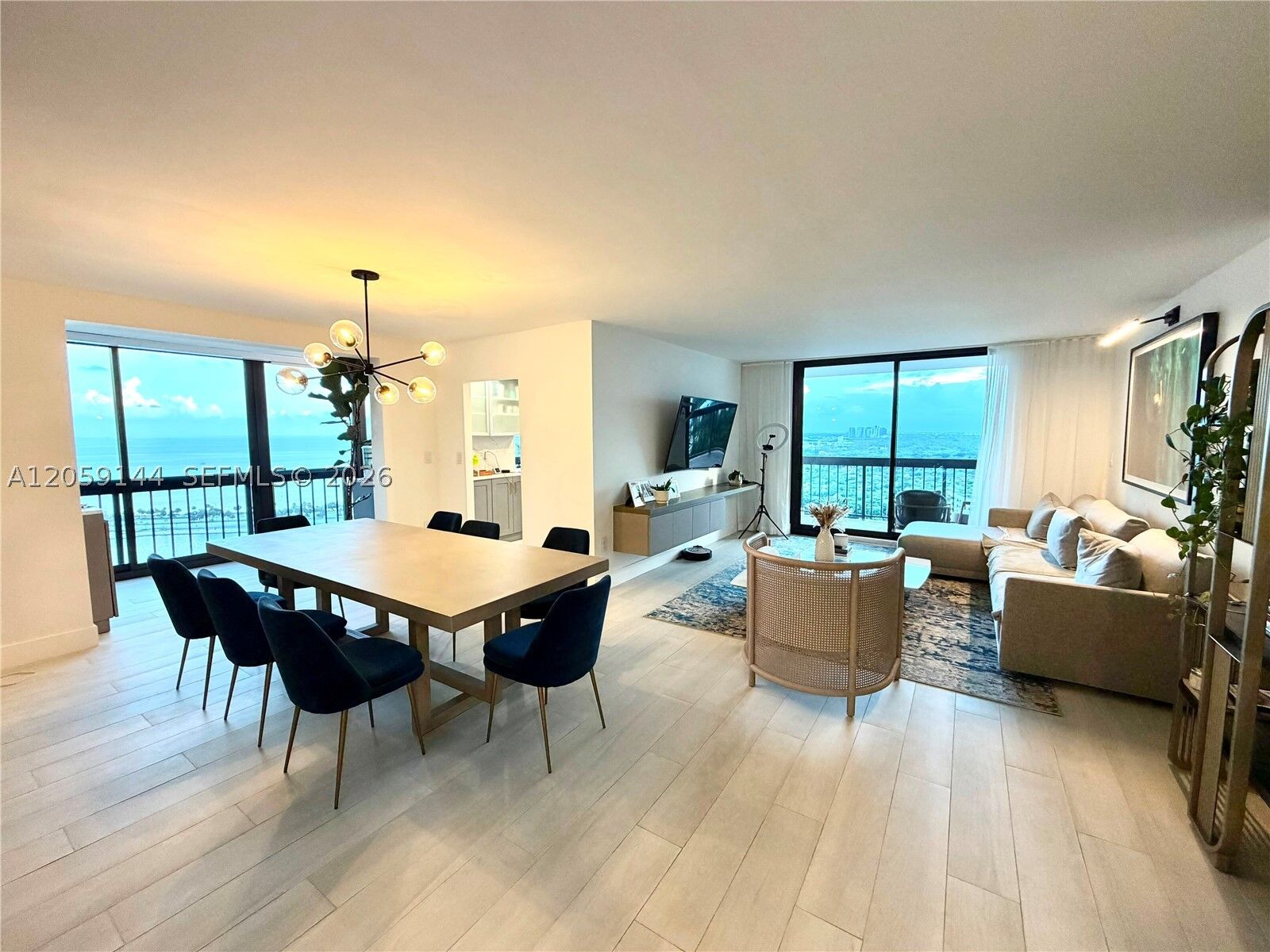 Property Photo:  2333 Brickell Ave 2512  FL 33129 