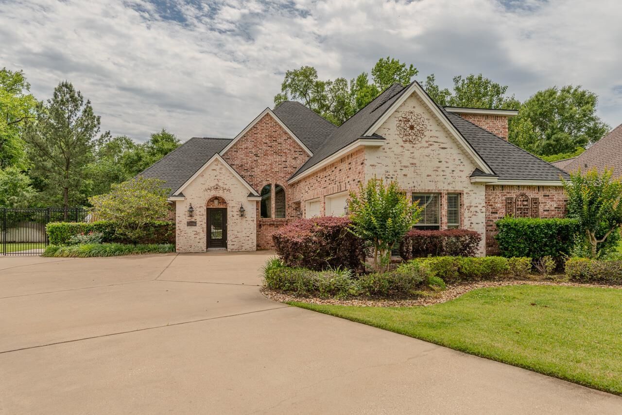Property Photo:  5650 Lexington Circle  TX 77657 