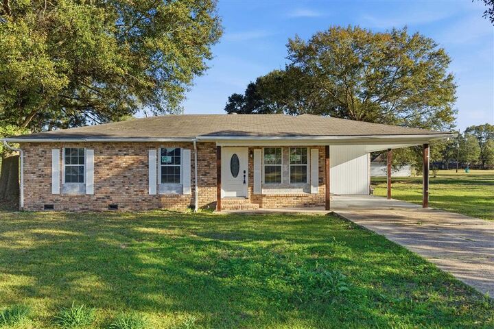 Property Photo: 452 Scenic Drive LA 70586